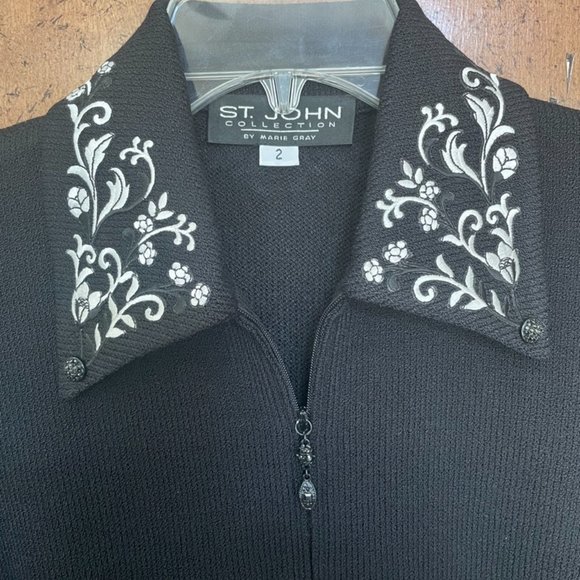 St. John Collection Black Knit Top sz 2 - Picture 2 of 4